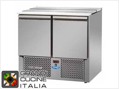  Saladette Refrigerata - GN 1/1 - Vano Porta Vaschette Capacità 10x GN 1/4 - Temperatura +4°C / +10°C - Due sportelli - Coperchio in Acciaio - Piano di lavoro liscio - Refrigerazione Statica