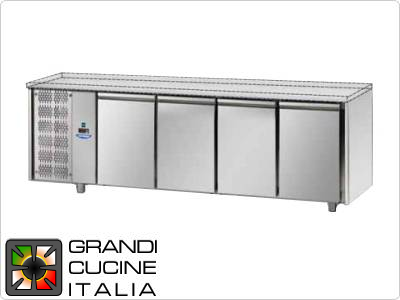  Tavolo frigorifero - GN 1/1 - Temperatura -18°C / -22°C - Quattro sportelli - Vano motore sinistro- Senza piano di lavoro