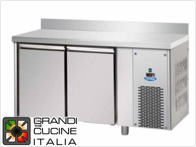  Tavolo frigorifero - GN 1/1 - Temperatura -18°C / -22°C - Due sportelli - Vano motore destro - Piano di lavoro con alzatina