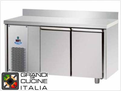  Tavolo frigorifero - GN 1/1 - Temperatura -18°C / -22°C - Due sportelli - Vano motore sinistro- Piano di lavoro con alzatina