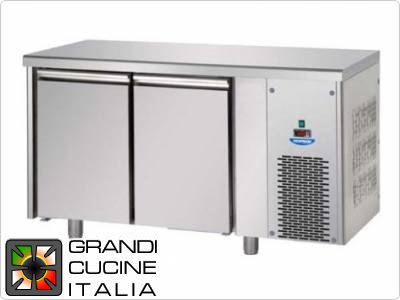  Tavolo frigorifero - GN 1/1 - Temperatura -18°C / -22°C - Due sportelli - Vano motore destro - Piano di lavoro liscio