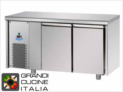  Refrigerated counters - GN 1/1 - Temperature -18°C / -22°C - Two doors - Engine compartment on the left - Smooth worktop