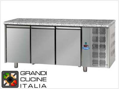  Tavolo frigorifero - GN 1/1 - Temperatura 0°C / +10°C - Tre sportelli - Vano motore destro - Piano di lavoro in pietra - Refrigerazione ventilata