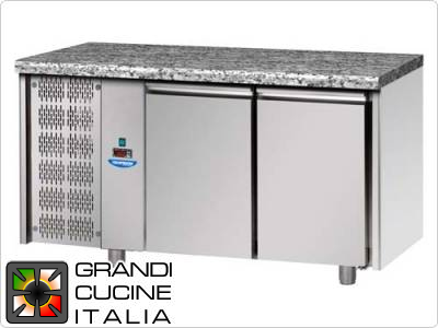  Tavolo frigorifero - GN 1/1 - Temperatura 0°C / +10°C - Due sportelli - Vano motore sinistro -  Piano di lavoro in pietra - Refrigerazione ventilata