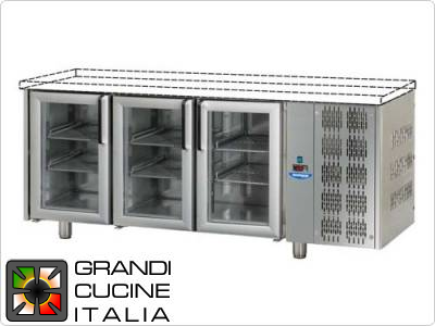  Refrigerated counters - GN 1/1 - Temperature 0°C / +10°C - Three doors - Engine compartment on the right - Without worktop  - Ventilated cooling -  Glass doors