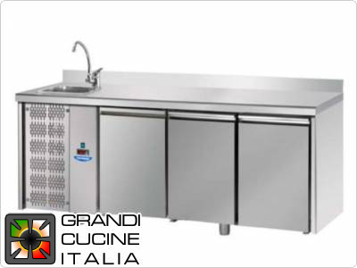  Refrigerated counters - GN 1/1 - Temperature 0°C / +10°C - Three doors - Engine compartment on the left - Worktop with sink and backsplash - Ventilated cooling
