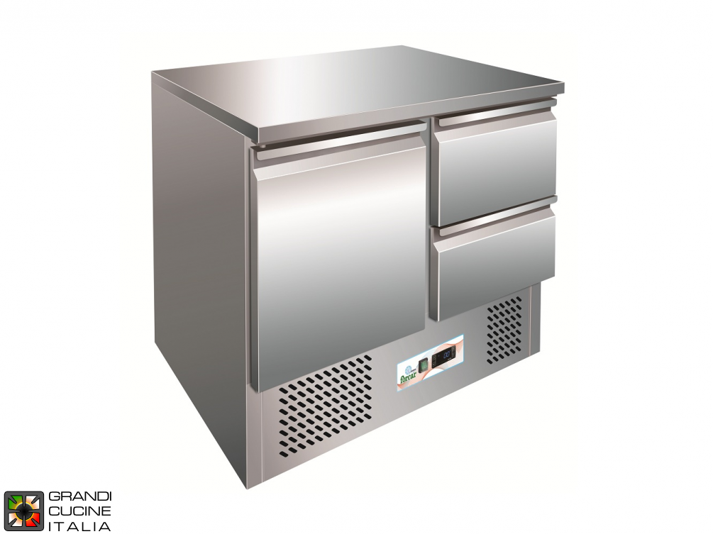  Tavolo frigorifero - GN 1/1 - Temperatura +2°C / +8°C - 1 Sportello + 2 Cassetti - Vano motore Inferiore - Piano di lavoro liscio - Refrigerazione Statica